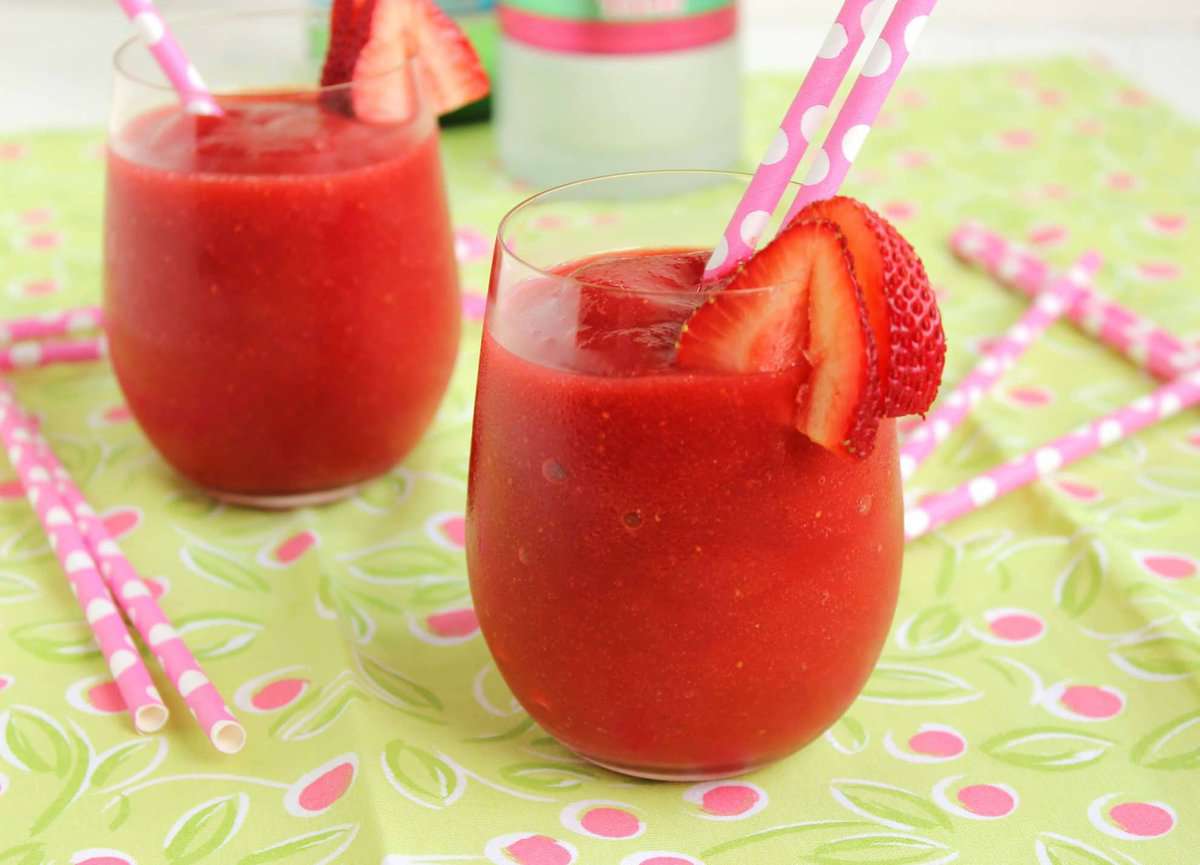 Boozy Strawberry Sweet Tart Slushie - The Suburban Soapbox