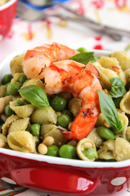 Pesto Pasta with Peas and Grilled Shrimp | The Suburban Soapbox