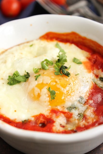 Italian Baked Eggs | The Suburban Soapbox #healthybreakfast #eggs 