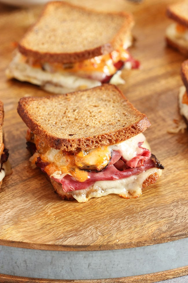 Mini Reuben Sandwiches with Spicy Russian Dressing | The Suburban Soapbox 