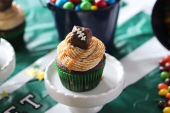 Snickers Cupcakes with Peanut Butter Frosting