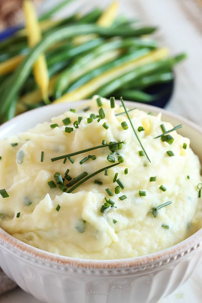 Sour Cream and Chive Mashed Potatoes | TheSuburbanSoapbox.com