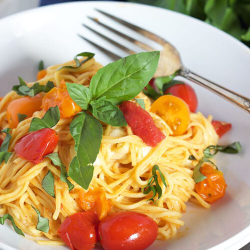 15 Minute Caprese Pasta - The Suburban Soapbox