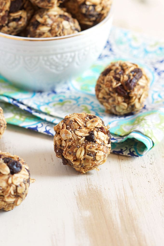 Ready in 10 minutes and perfect for after school snack, Oatmeal Raisin Energy Bites taste just like a cookie. TheSuburbanSoapbox.com
