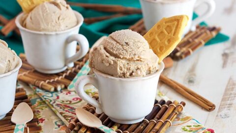 https://thesuburbansoapbox.com/wp-content/uploads/2016/08/Vanilla-Chai-Ice-Cream-5-1-480x270.jpg