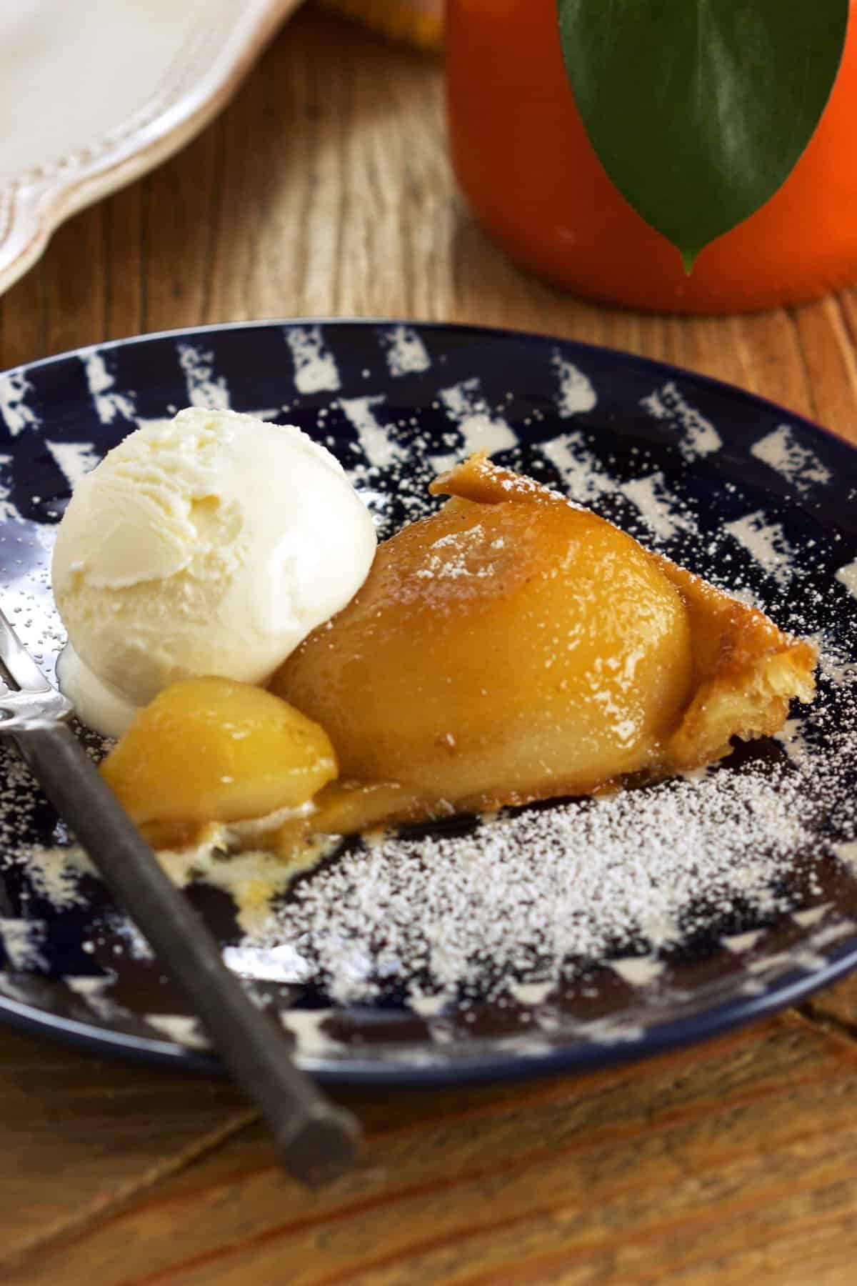 Pear Tarte Tatin // Video - The Suburban Soapbox