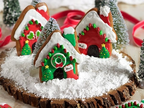 So easy to make, these festive Gingerbread Dog Houses are a tasty and fun way to celebrate the holidays! | TheSuburbanSoapbox.com #SecretLifeofPets #PetPack