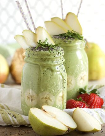 Pear Ginger Green Smoothie | TheSuburbanSoapbox.com