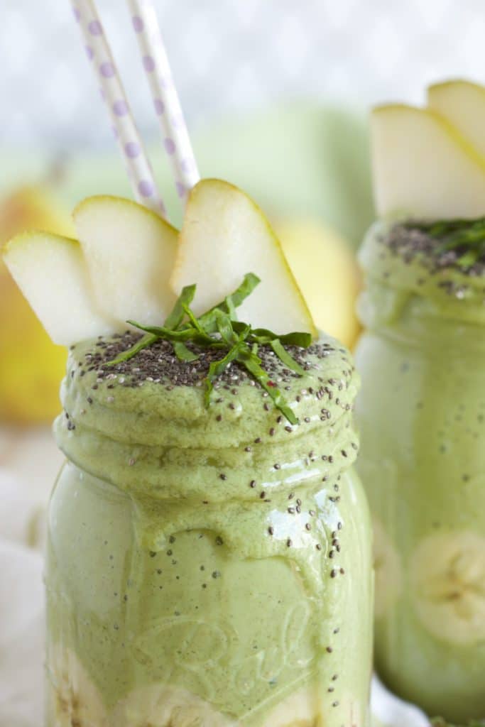 Pear Ginger Green Smoothie | TheSuburbanSoapbox.com