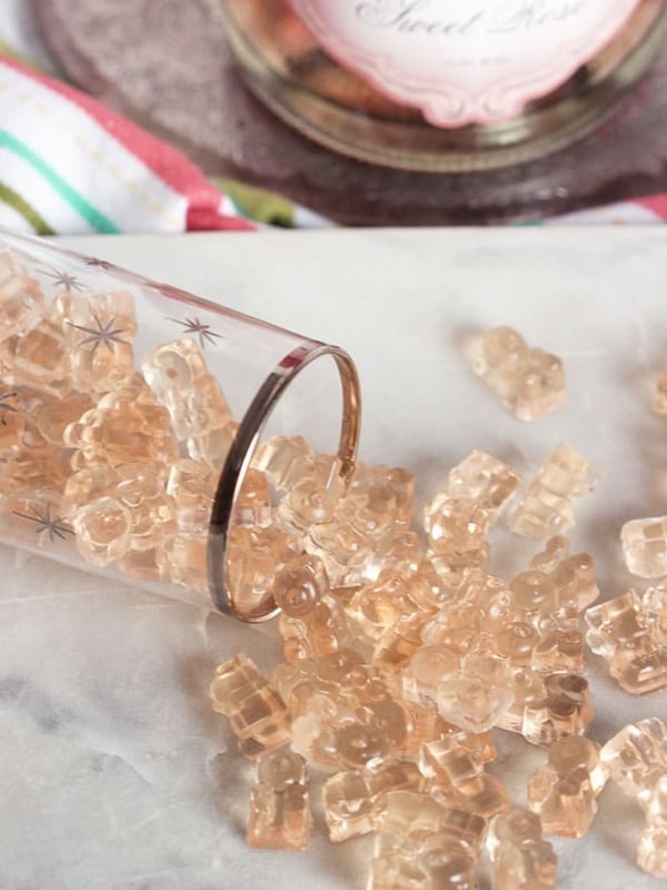 Make your own Pink Champagne Gummy Bears, so easy and simple. The best way to celebrate any occasion. | TheSuburbanSoapbox.com