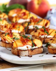 Honey Ricotta Peach Crostini Appetizer | TheSuburbanSoapbox.com