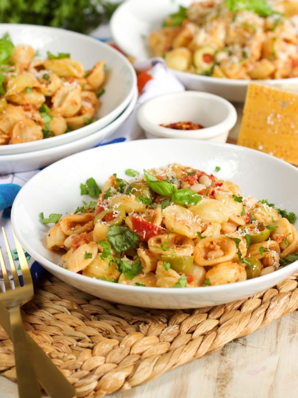 One Pot Mediterranean Tuna Pasta Skillet | TheSuburbanSoapbox.com