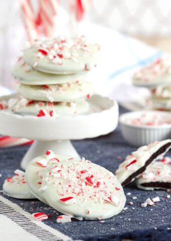 No-Bake Peppermint Bark Cookies // Video - The Suburban Soapbox