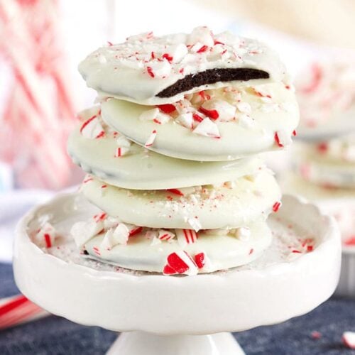 No-Bake Peppermint Bark Cookies // Video - The Suburban Soapbox