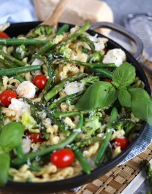 One Pot Pasta Primavera with Shrimp  The Suburban Soapbox