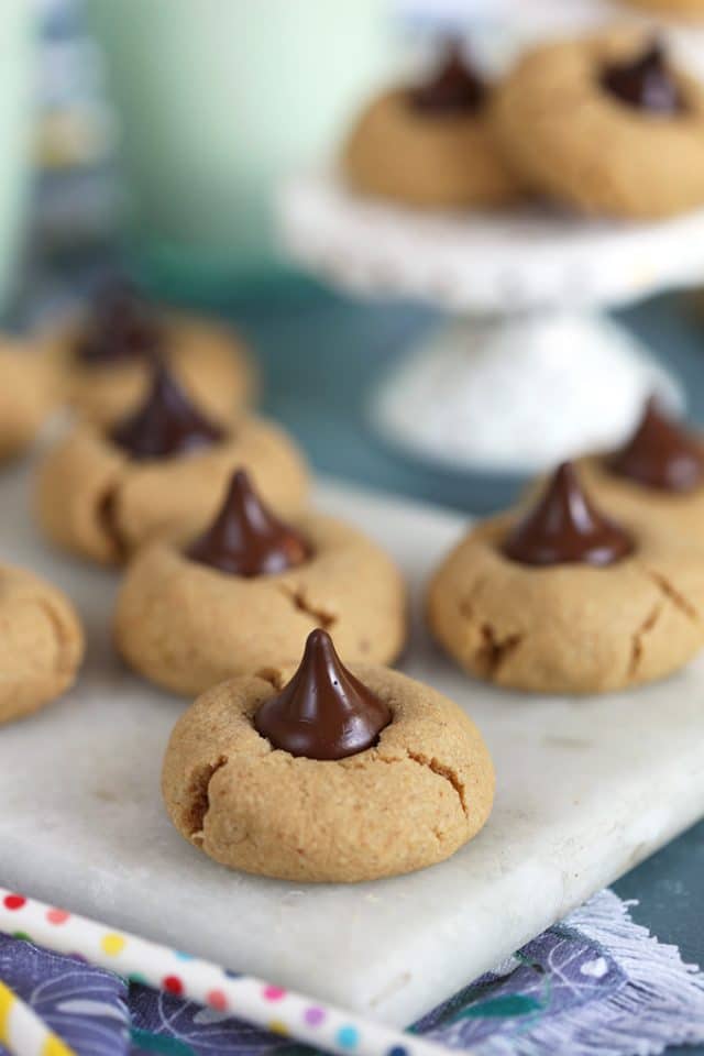 Old Fashioned Peanut Butter Cookies - The Suburban Soapbox