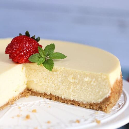 The Very Best New York Cheesecake Recipe // Video - The Suburban Soapbox