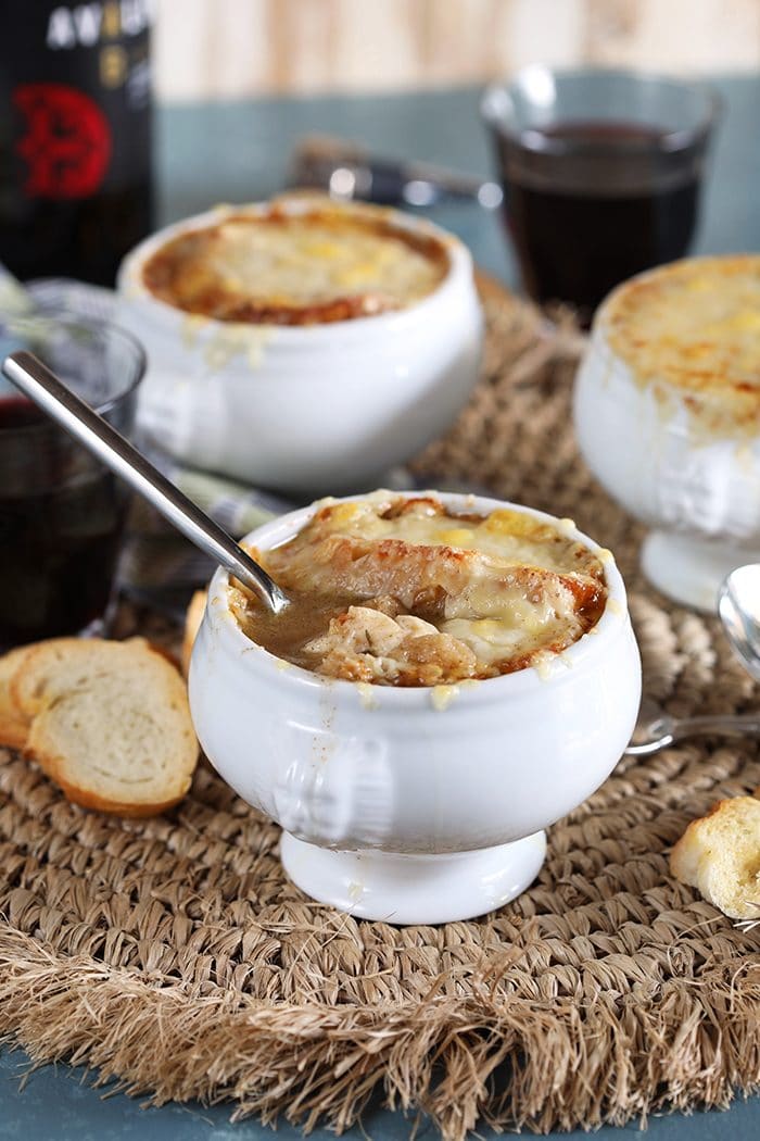 Diy Condensed French Onion Soup : French Onion Soup | Williams-Sonoma Taste - Alton makes traditional french onion soup with a crust of bread and cheese.