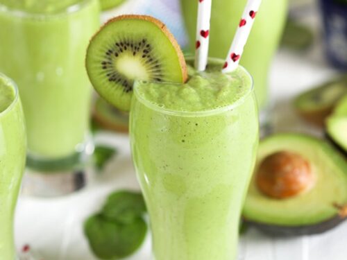 Kiwi Pineapple Spinach Smoothie Recipe - The Suburban Soapbox