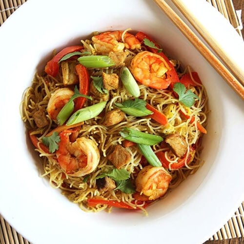 Singapore Chow Mei Fun (Spicy Singapore Noodles) - The Suburban Soapbox