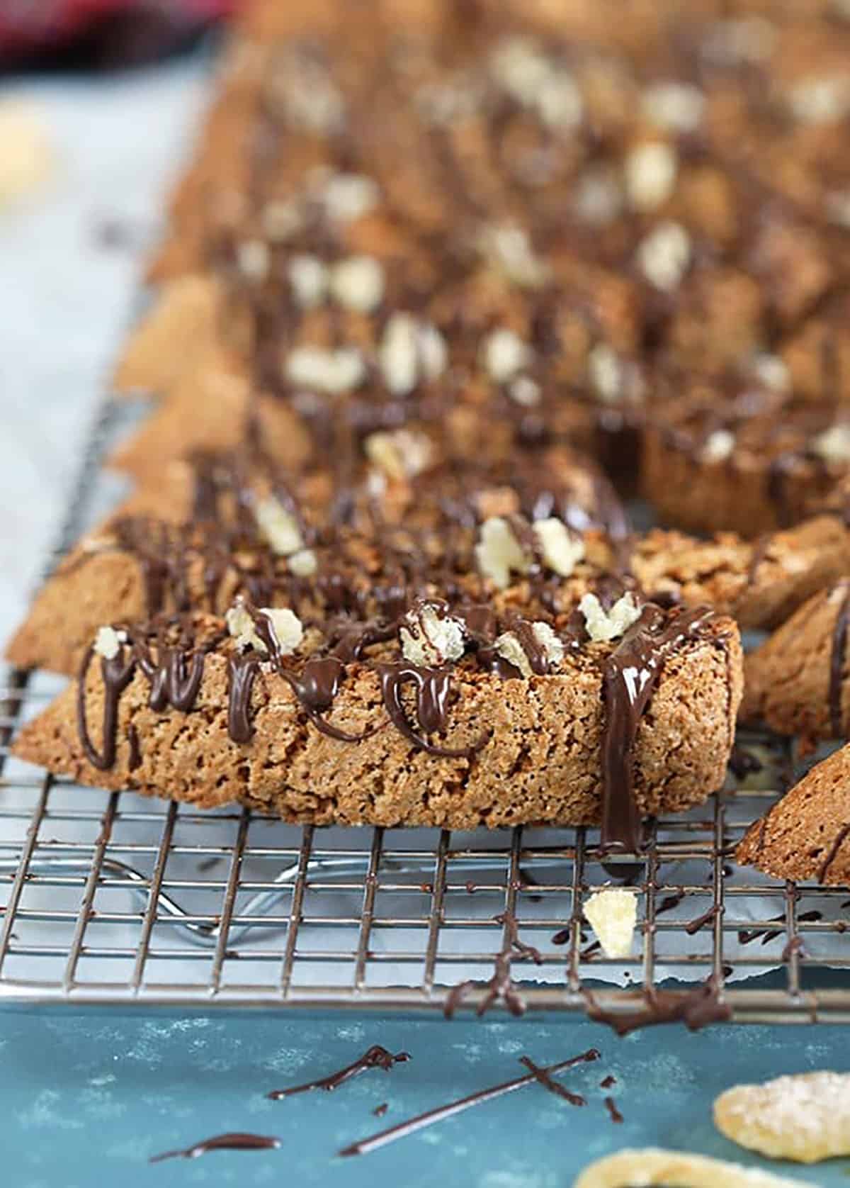 Cooling rack with Gingerbread Biscotti.