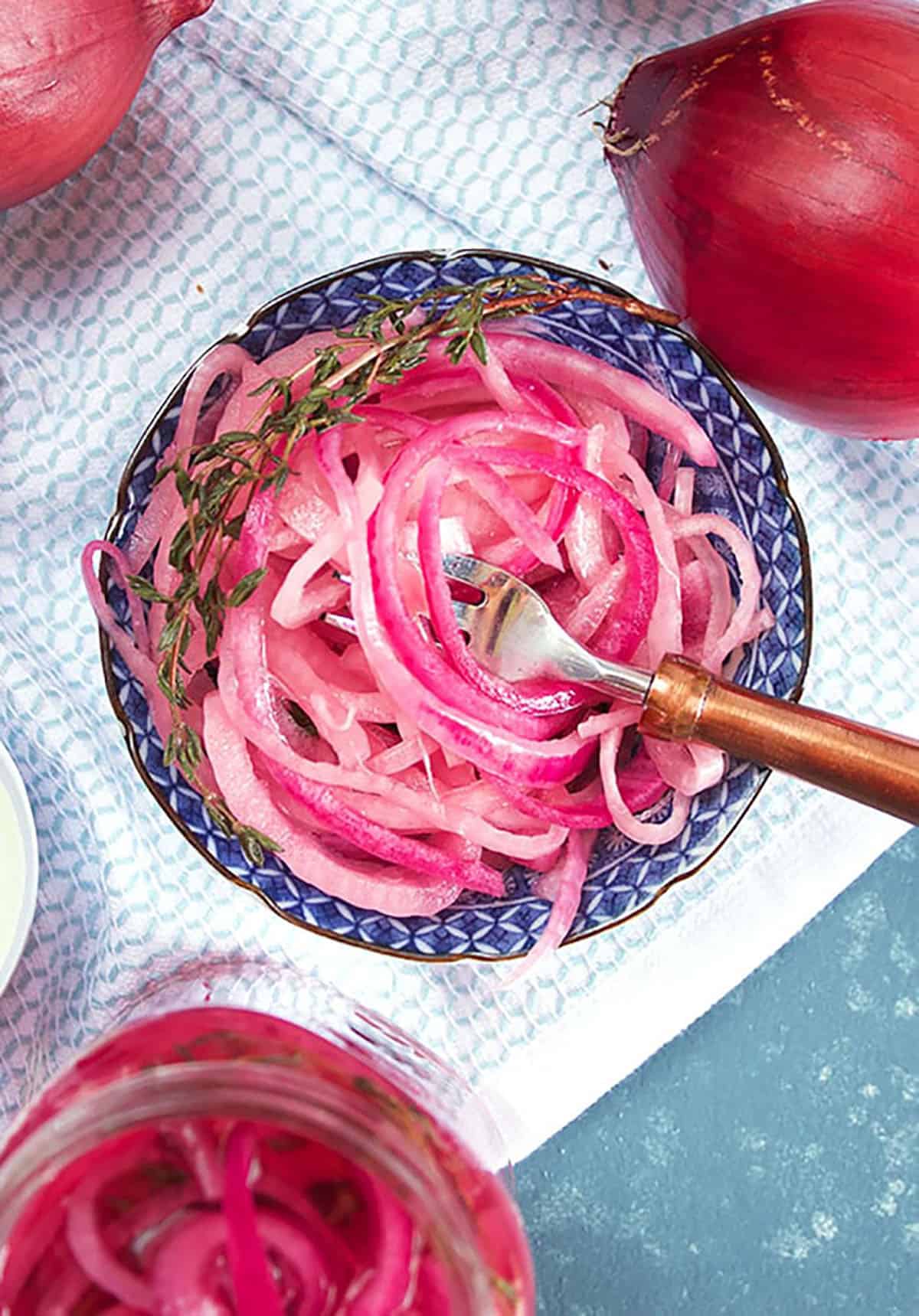 https://thesuburbansoapbox.com/wp-content/uploads/2021/01/Pickled-Red-Onions.jpg