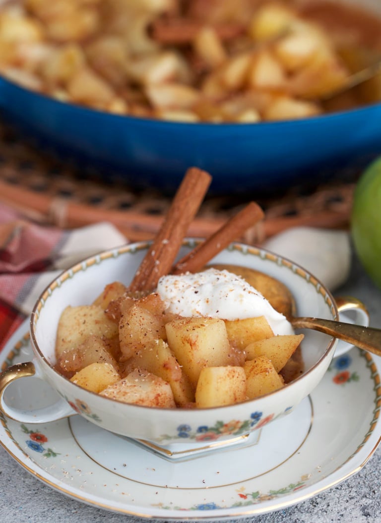 old-fashioned-stewed-apples-recipe-cozy-side-dish-or-dessert-topping
